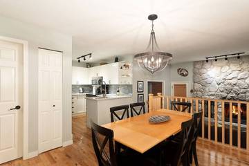 Villa for 7 Guests in Whistler, British Columbia, Picture 1