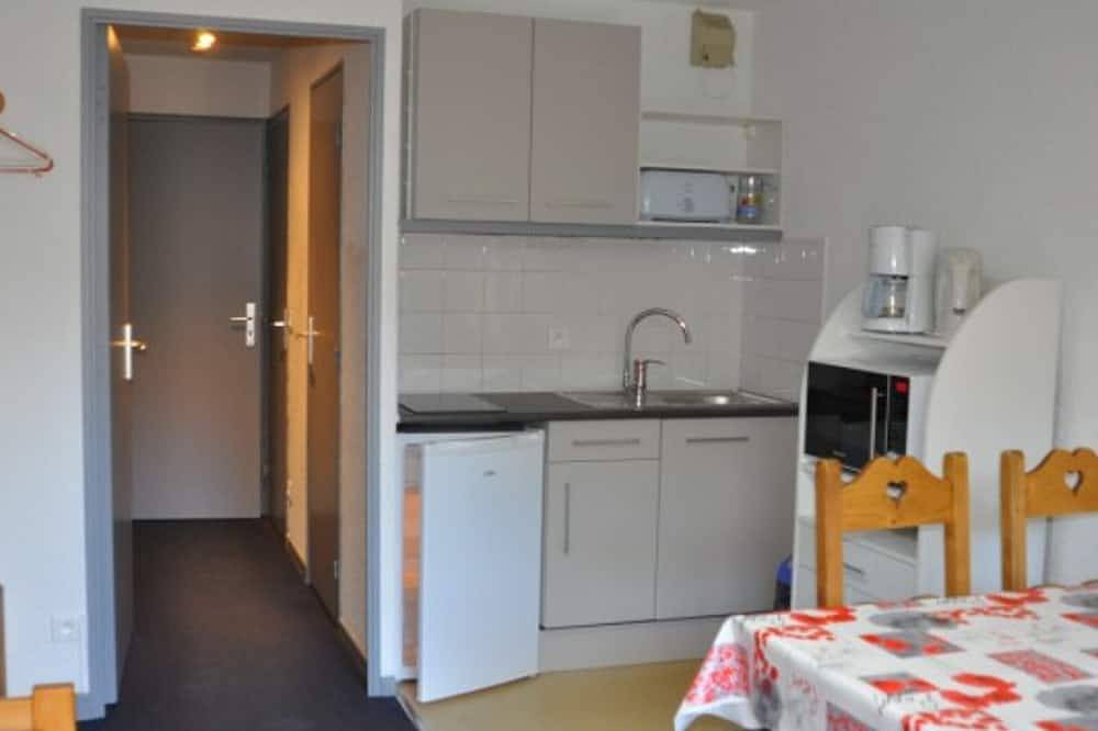 Apartamento entero, Estudio cabina a pie de pistas, balcón, se admiten mascotas in La Ferrière, Le Pleynet