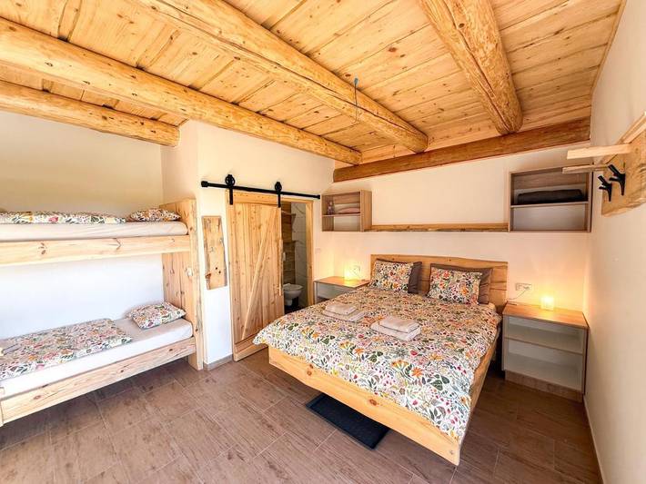 Location de vacances pour 2 personnes, avec Terrasse ainsi que Jardin et Vue à Velike Lašče