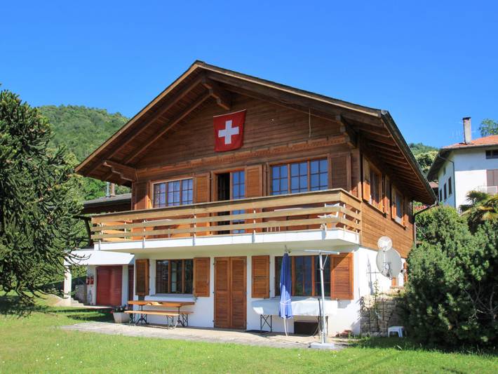 Chalet für 6 Personen, mit Terrasse und Garten sowie Seeblick am Lago Maggiore