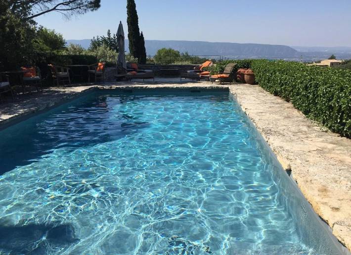 Chambre d’hôte pour 2 personnes, avec Balcon et Terrasse ainsi que Jardin et Piscine à Gordes