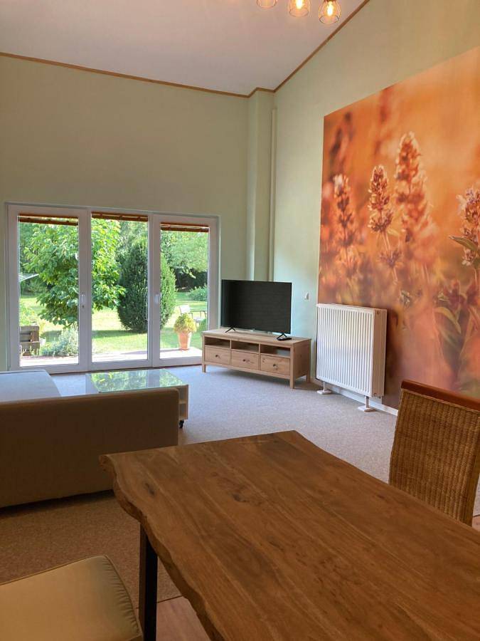 Ferienwohnung, mit Terrasse und Garten sowie Ausblick in Mesekenhagen - 3