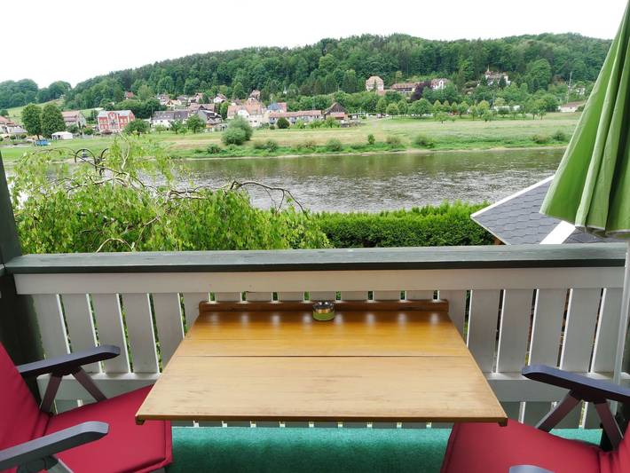 Ferienwohnung für 2 Personen, mit Balkon und Garten sowie Ausblick in Sächsische Schweiz