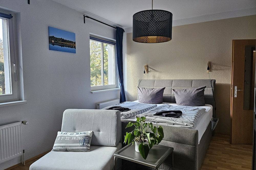 Ganze Wohnung, Einraum-Apartment mit Küchennische in Rheinsberger See, Rheinsberg
