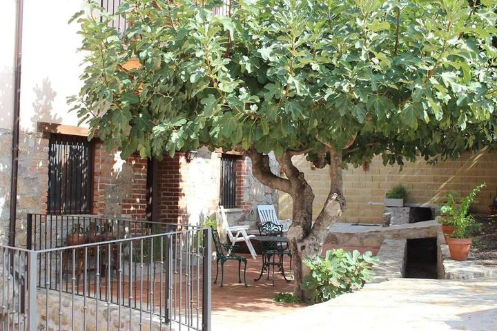 Casa rural para 12 personas, con piscina y jardín, Se admiten mascotas en Candeleda - 4