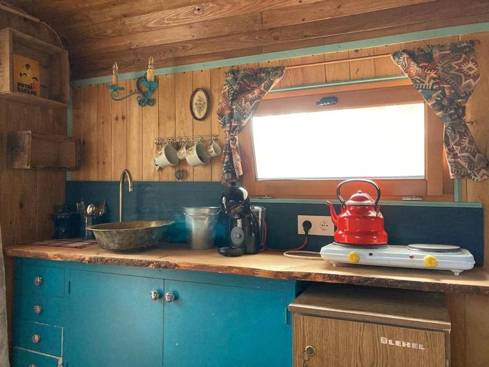 Tente pour 4 personnes, avec jardin ainsi que vue et terrasse dans les Bouches-du-Rhône - 4