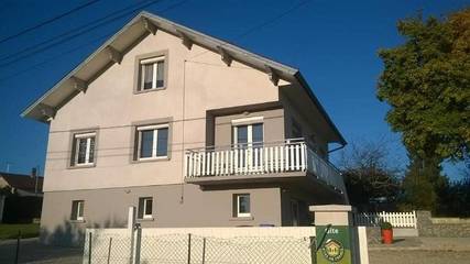 Gîte pour 10 personnes, avec jacuzzi et jardin, animaux acceptés dans Poids-de-Fiole