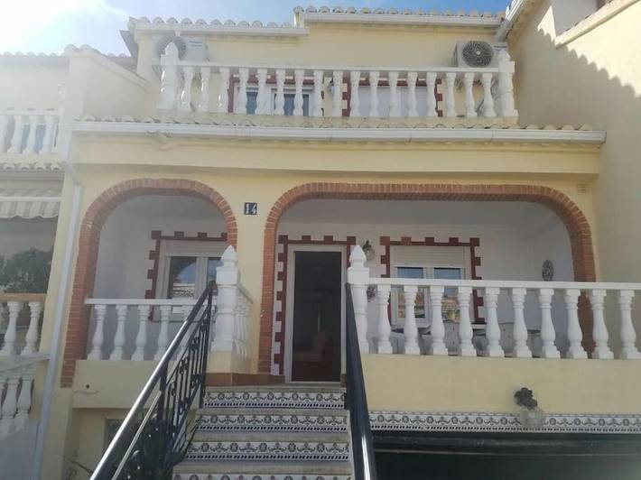 Casa de vacaciones para 6 personas, con Balcón y Terraza además de Jardín y Piscina en La Torreta