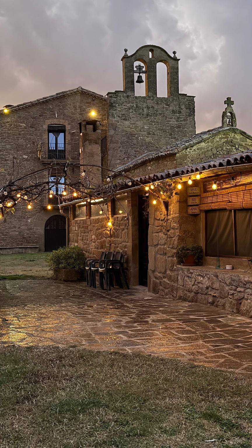Casa de vacaciones 'El Porxet' con vistas a la montaña, piscina compartida y Wi-Fi in Nave, Provincia de Lleida