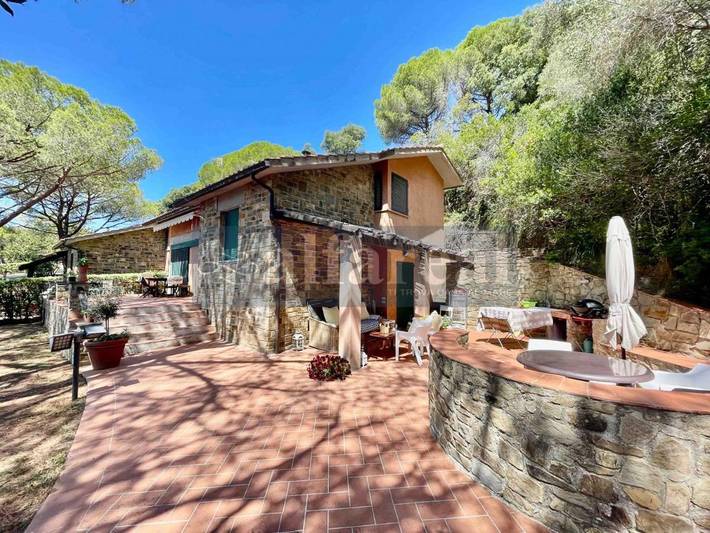 Villa pour 6 personnes, avec jardin et vue, animaux acceptés à Castiglione della Pescaia - 2