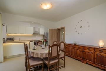 Ferienwohnung für 4 Personen in Okrug Gornji, Ciovo, Bild 4