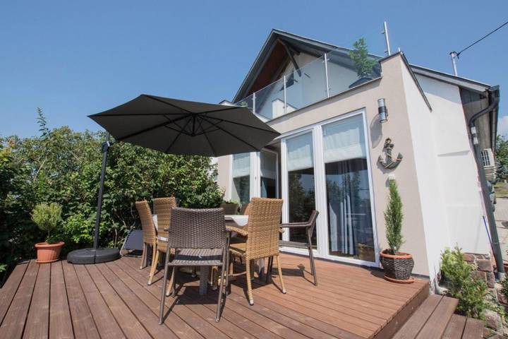 Ferienhaus für 8 Personen, mit Terrasse und Seeblick sowie Garten und Ausblick in Revfülöp - 2