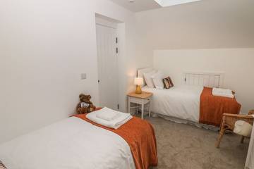 Log Cabin for 4 People in Bradfield, Peak District, Photo 2