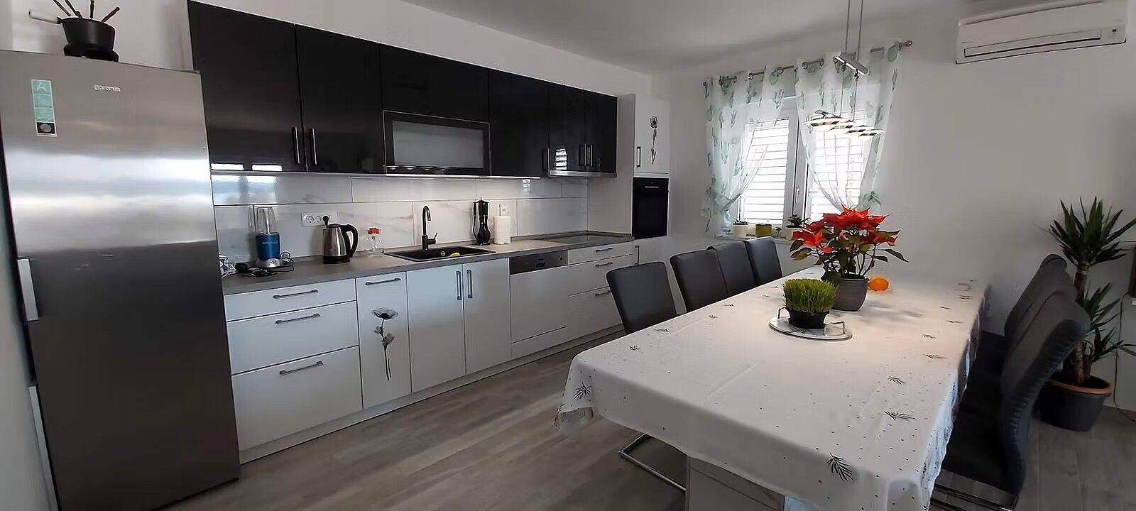 Entire apartment, Apartment Perfect in Marusici, Omiš-Riviera