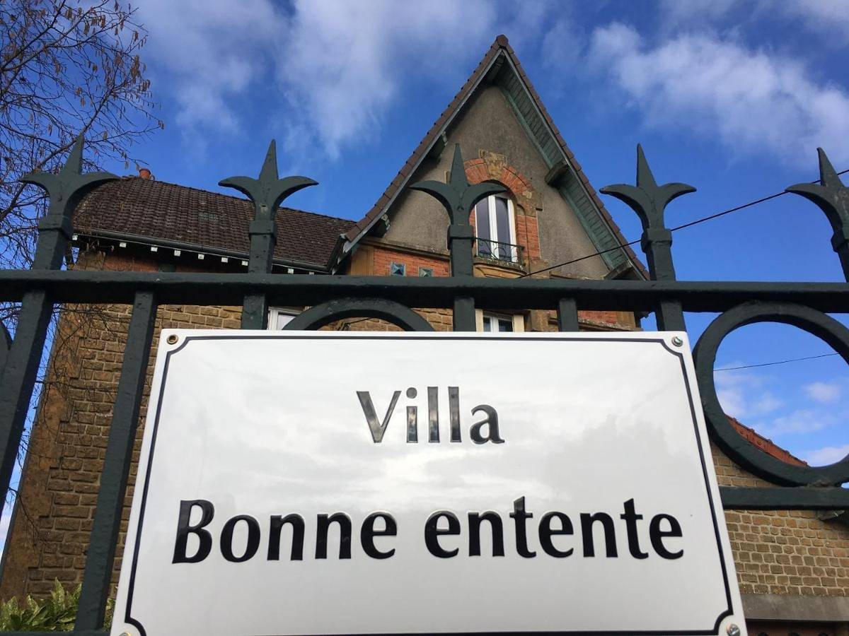 Villa bonne entente avec escape game in Donchery, Ardennes