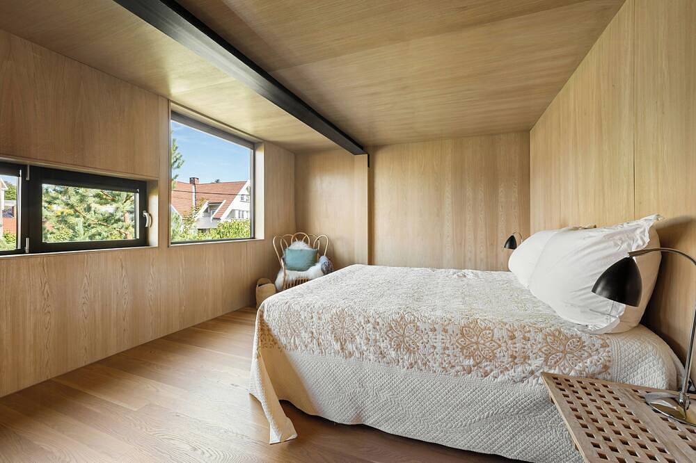 Moderner Industriestil mit sonniger Dachterrasse in Bærum