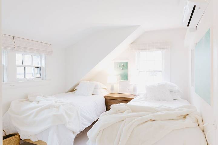 Vacation rental for 8 people, with yard and terrace in Nantucket Island