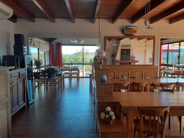 Chambre d’hôte pour 2 personnes, avec vue sur le lac et jardin dans le Cantal - 4