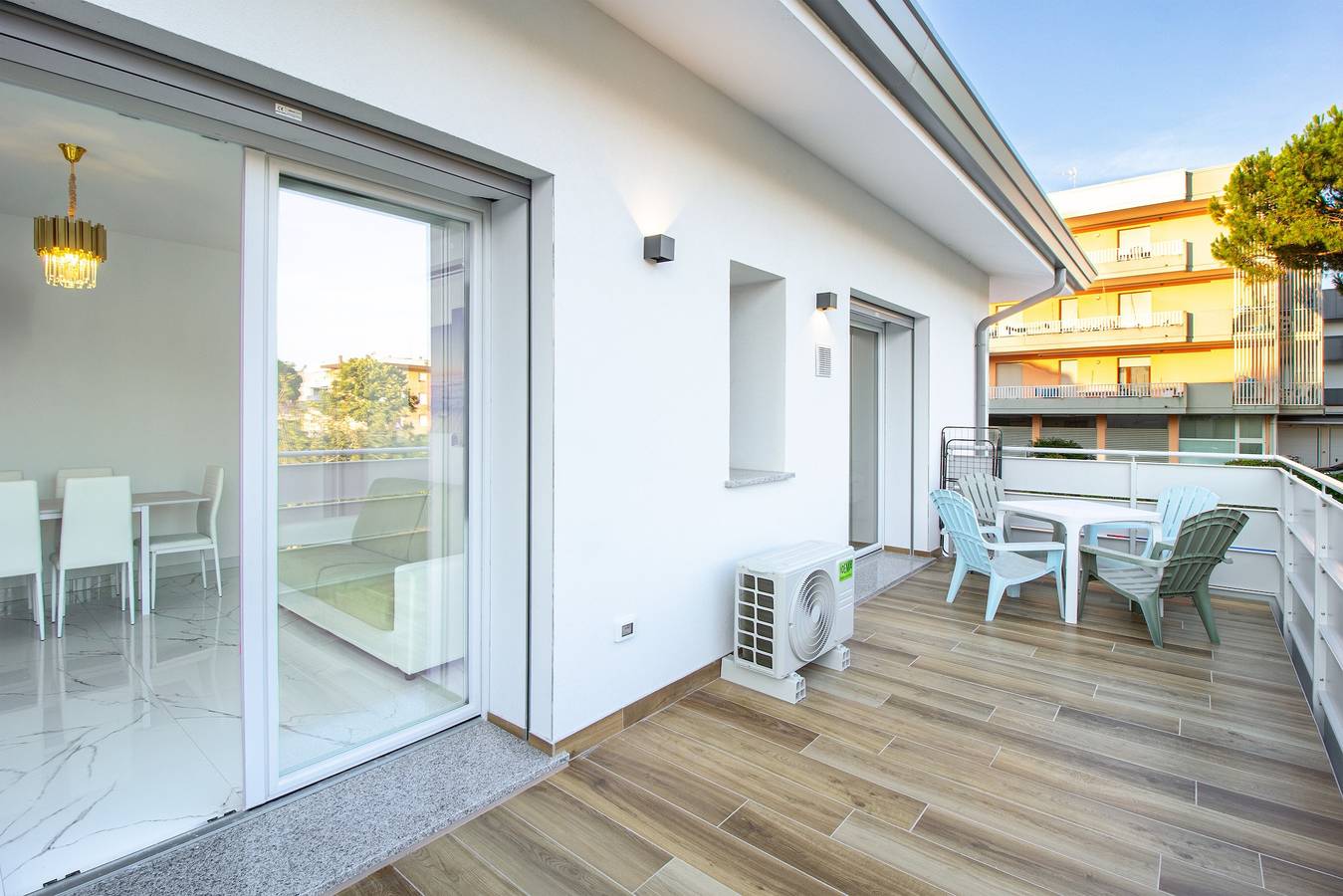 Hel lejlighed, Apartment 'Teresa' with Shared Pool, Private Terrace and Air Conditioning in Bibione, Venice Provinsen