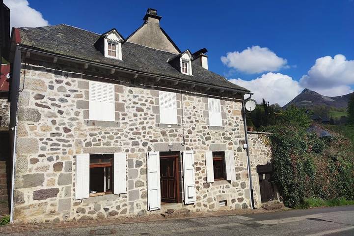 Holiday home for 8 people, with garden and hot tub as well as terrace - 1