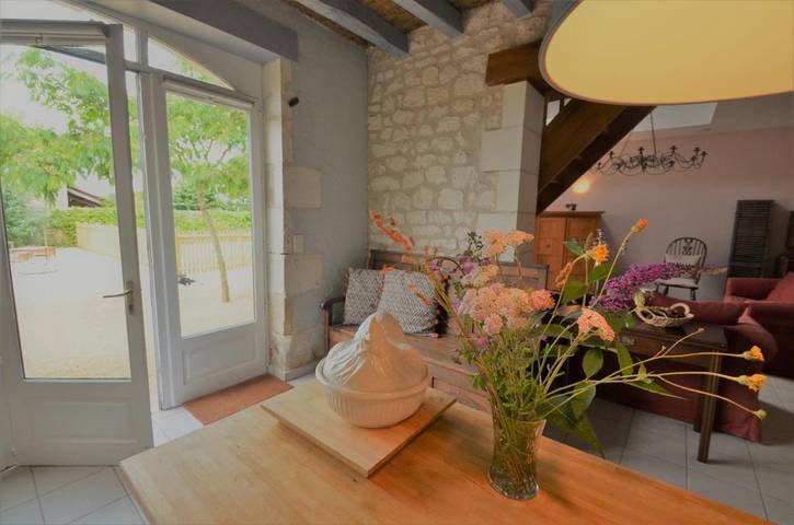 Location de vacances pour 6 personnes, avec terrasse ainsi que jardin et piscine, animaux acceptés dans Marcilly-sur-Vienne - 3