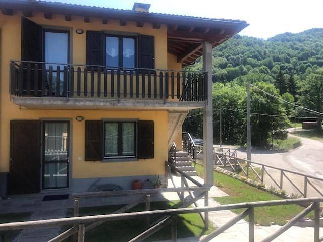 Casa vacanza per 5 persone, con Balcone e Terrazza nonché Giardino e Panorama a Fiumalbo