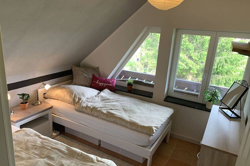 Ganze Wohnung, Fewo, 60 qm, Balkon, 1-max. 6 Personen, 2 Sz, idyllisch, Badesee, Aktiv-Urlaub in Bräunlingen, Mittlerer Schwarzwald