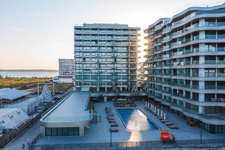 Hôtel pour 2 personnes, avec terrasse et sauna ainsi que vue et piscine, animaux acceptés