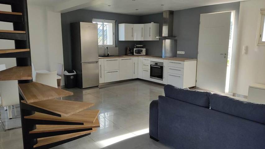 Location de vacances pour 6 personnes, avec terrasse ainsi que vue et jardin à Cessenon-sur-Orb - 2