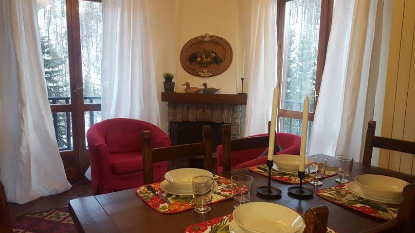 Gîte pour 5 personnes, avec Balcon et Terrasse ainsi que Jardin et Vue à Claviere