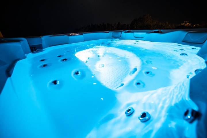 Location de vacances pour 2 personnes, avec terrasse et jardin ainsi que jacuzzi et piscine à Arzachena - 4