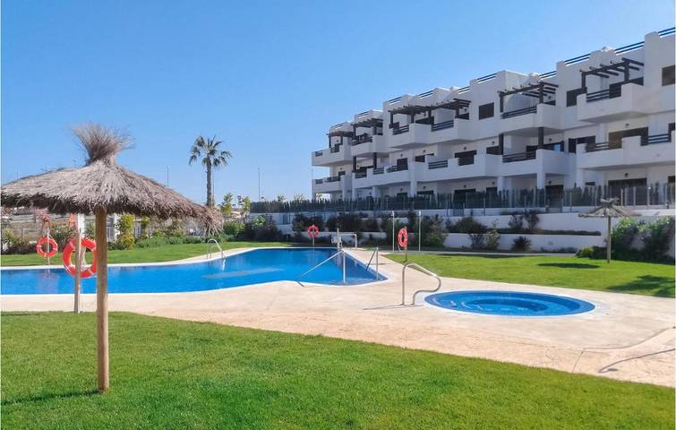 Location de vacances pour 4 personnes, avec piscine ainsi que balcon et jacuzzi dans Mar de Pulpi
