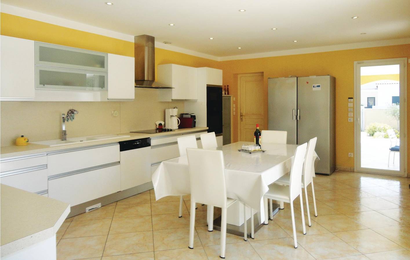 Retraite au bord de la piscine : 200m2 avec parking, climatisation et Internet - 300m de la plage ! in Agde, Côte d'Améthyste