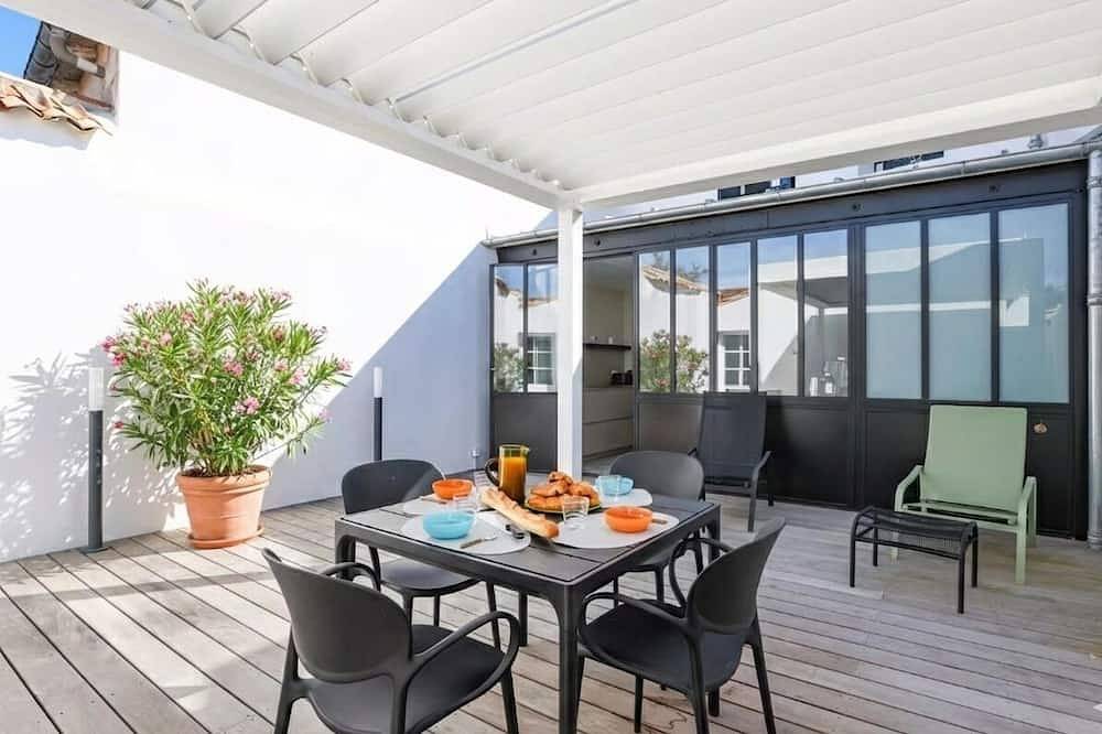 Appartement entier, Superbe Appartement Duplex vue port avec Parking. in La Flotte, Région de La Rochelle
