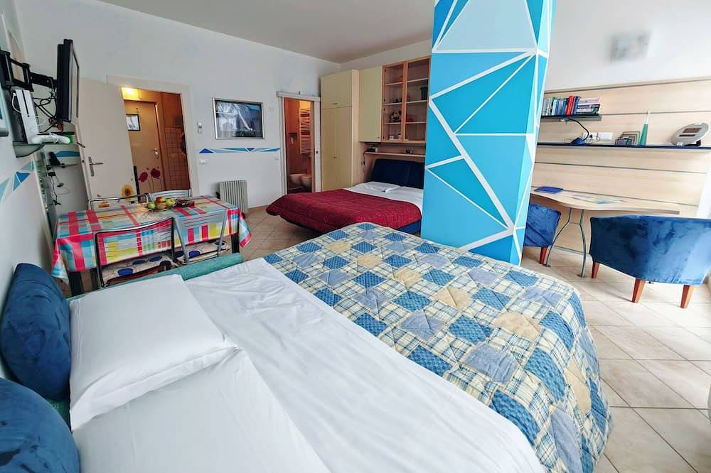 Ganze Wohnung, Ferienwohnung am Gardasee - Apartment 332 in Corno (Garda), Garda