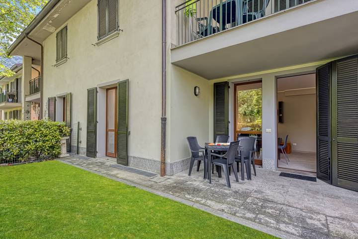 Gîte pour 4 personnes, avec terrasse, adapté aux familles dans Porlezza