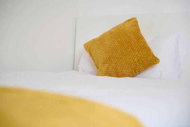 Nec Exhibitor Home, Stay near Birmingham Airport in Solihull, Birmingham Area