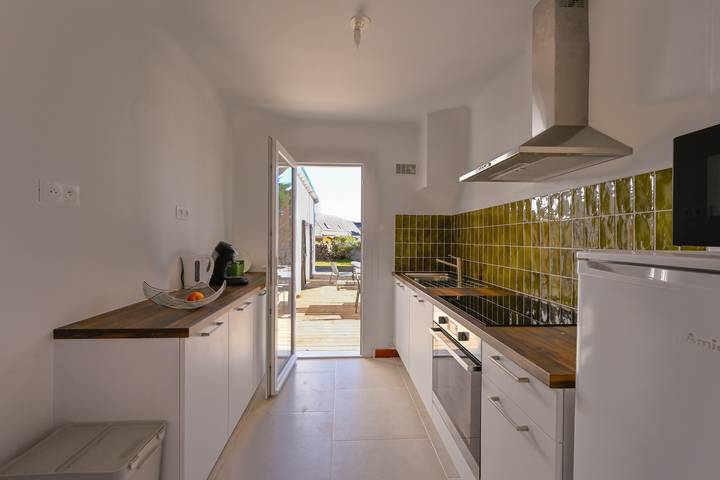 Location de vacances pour 6 personnes, avec jardin et terrasse dans Plage de la Mine d'Or - 2