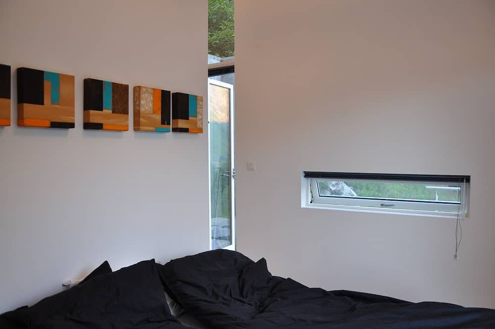 Cottage in beautiful and dramatic landscape in Ørsta