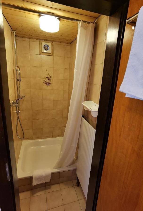 Auberge la Tzoumaz in Villy VS, Riddes