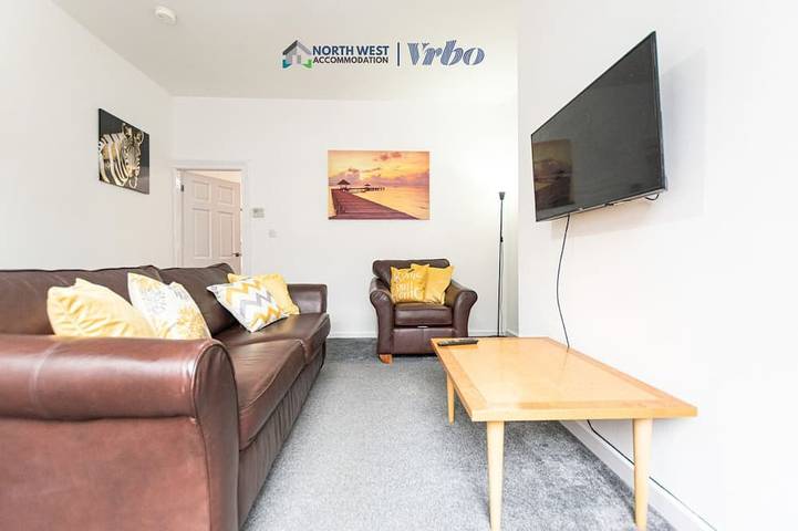 Fully furnished 2 Bedroom House in Bolton – Contractors Welcome in Bolton, Grand Manchester