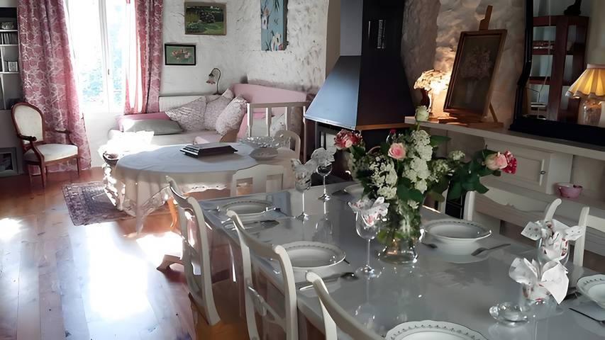 Chambre d'hôtes 'Chambre Colombe' avec terrasse partagée, jardin partagé et Wi-Fi in Belvianes-et-Cavirac, Parc naturel régional Corbières-Fenouillèdes