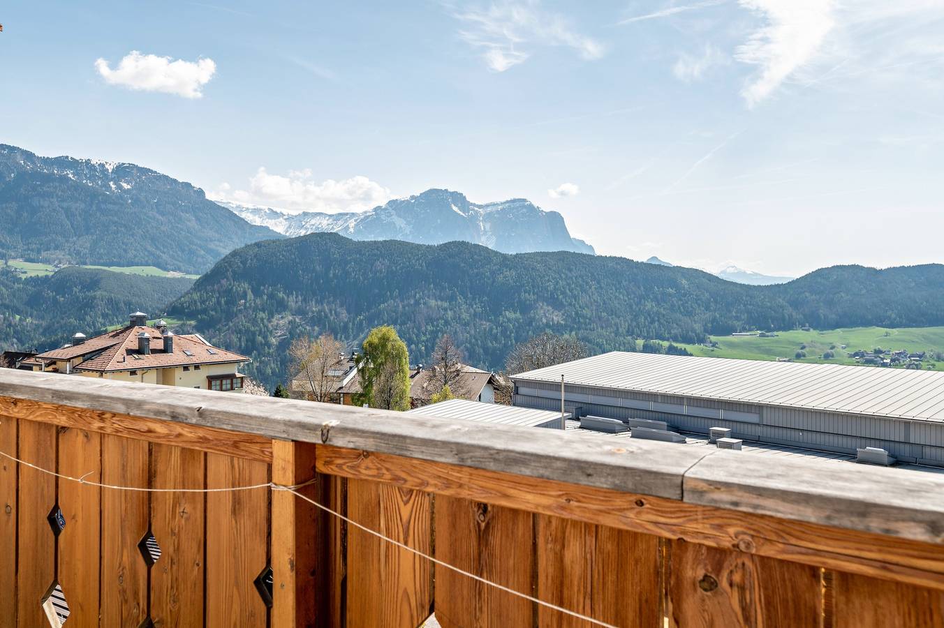 Ganze Wohnung, Ferienwohnung 'Haus Alpenblick Apt Edelweiß' mit Bergblick, Gemeinschaftsgarten und Wlan in Lajen, Dolomiti Superski