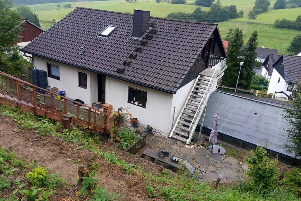 Ganze Wohnung, Ferienwohnungen am Sonnenhang - Ferienwohnung am Sonnenhang: Dachgeschoss in Reuschenbach, Hausen (Wied)