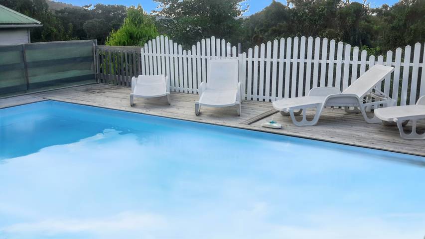 Location de vacances pour 4 personnes, avec piscine et jardin à Le Robert - 4