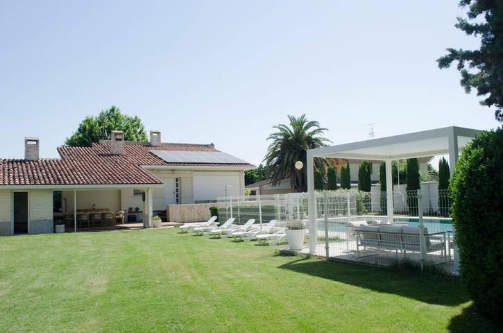 Location de vacances pour 8 personnes, avec Terrasse et Jardin ainsi que Piscine et Vue à Tudela - 3