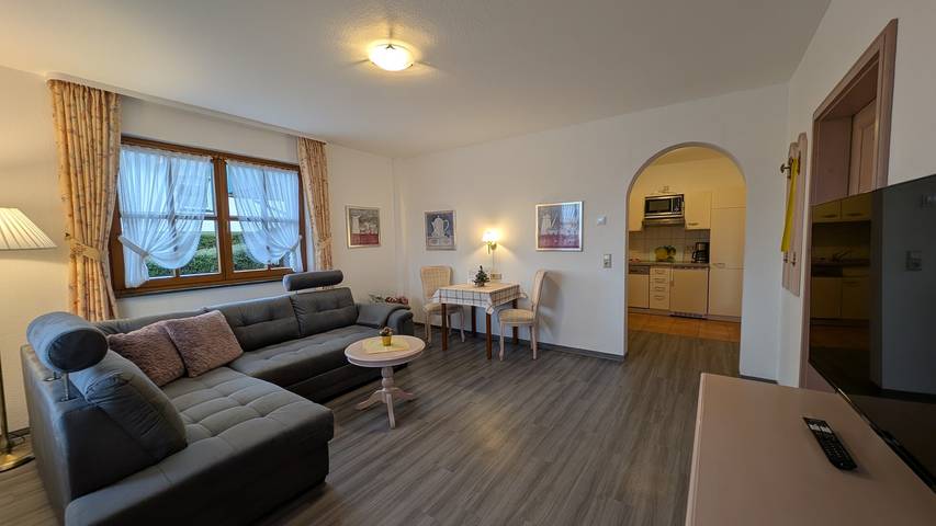 Ferienwohnung für 2 Personen, mit Ausblick und Sauna sowie Garten, mit Haustier in Sorge