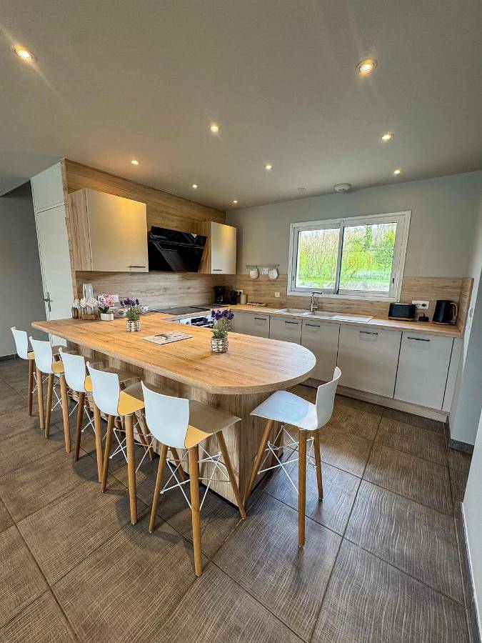 Location de vacances pour 15 personnes, avec vue ainsi que terrasse et jardin, animaux acceptés à Saint-Martin-aux-Chartrains - 3
