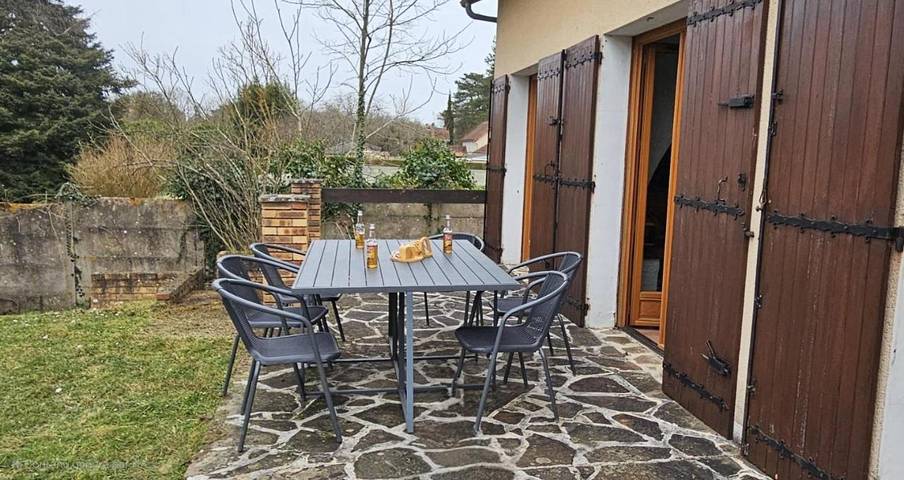 Location de vacances pour 8 personnes, avec jardin à Lhommaizé - 2