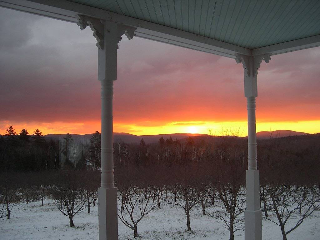 Weißes Gebirgsobstgarten-Haus in Campton, Grafton County
